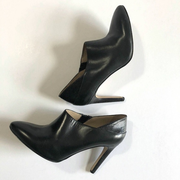 Ann Taylor Shoes - Ann Taylor Shoes 7/7.5 Heels Round Toe Booties